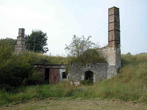 3: Området præges stadig af adskillige gamle kalkgrave og -ovne.