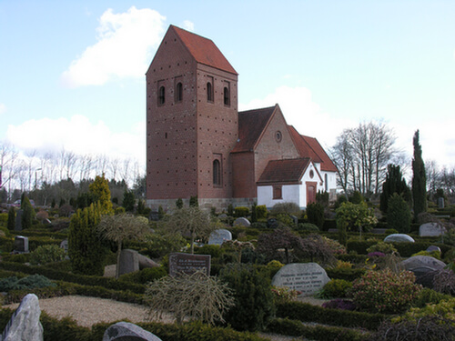 Vorbasse kirke set fra sydvest.